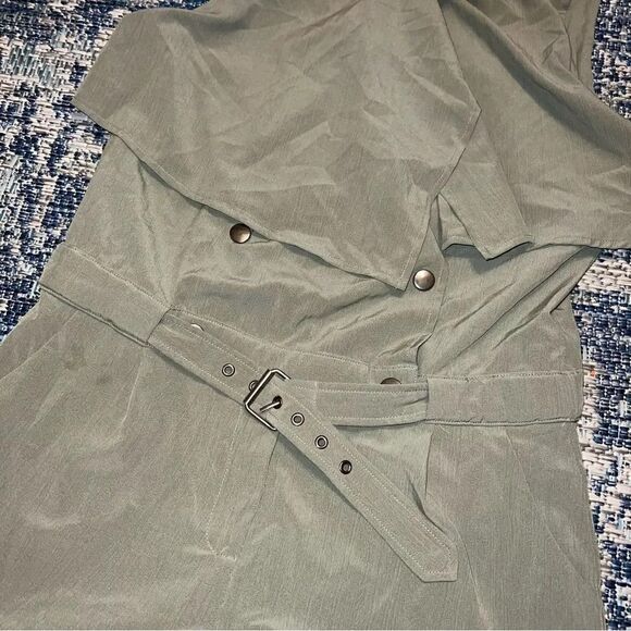 HYFVE Olive Sleeveless Belted Military Romper Size Medium - Picture 3 of 10